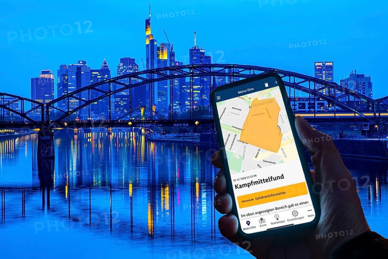 Symbolic image for NINA Warnapp, the Federal Office of Civil Protection and Disaster Assistance, warns the user of various dangers, disasters, storms, explosive ordnance, Frankfurt am Main, Germany, Europe