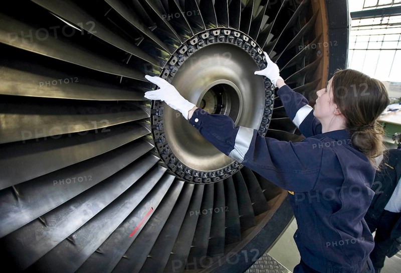 Trainees in the training workshop of Trainico, training as aircraft mechanics on a jet engine, Wildau, 02.05.2008., Wildau, Brandenburg, Germany, Europe
