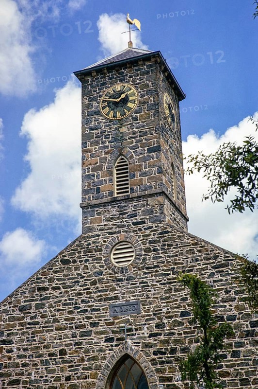Detail von Kirchturmuhr und Wetterfahne, Sark, Guernsey, Kanalinseln, Großbritannien, Juni 1974, Europe