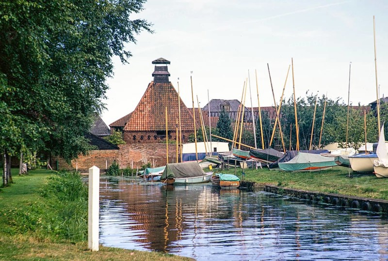 Boote auf dem Fluss Waveney, Beccles, Suffolk, England, UK Juli, 1971