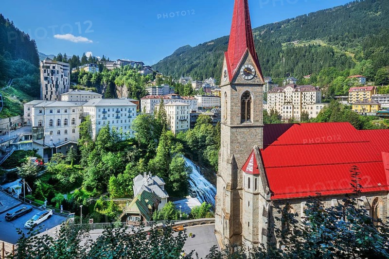 Panorama of the historic town centre with waterfall and parish church, Bad Gastein, Gastein valley, Hohe Tauern, Pongau, Salzburg province, Austria, Europe
