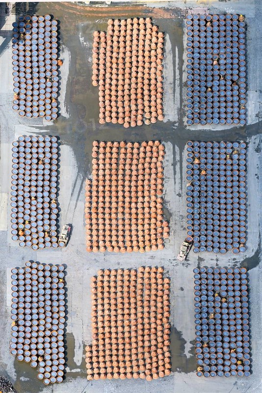Container, smelting, smelting material, ore, metal, warehouse, storage area, special vehicle, copper, processing, Aurubis, Hamburg