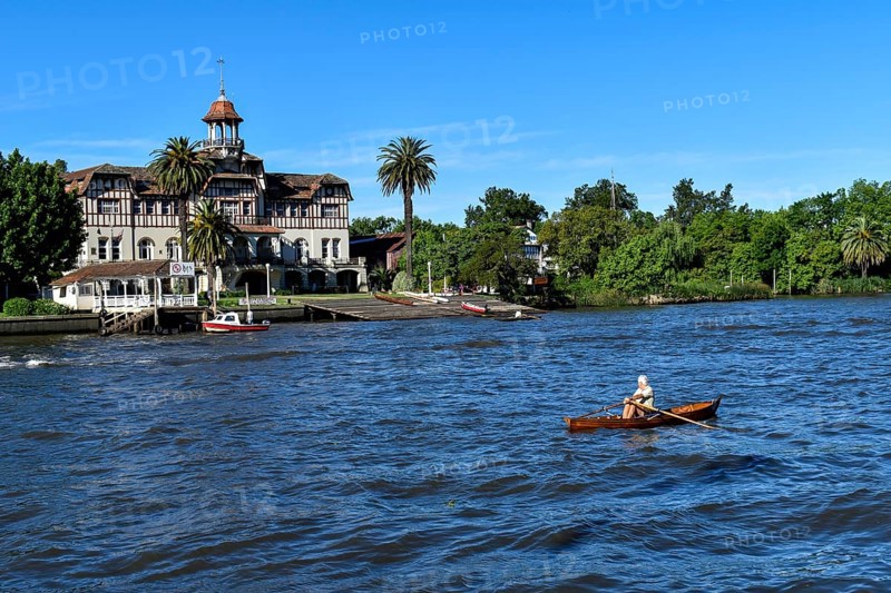 Rowers on the Rio Lujan in Tigre, the recreational area on the delta of the Rio Parana, with the rowing club Club de Regatas La Marina, Buenos Aires, Argentina, South America