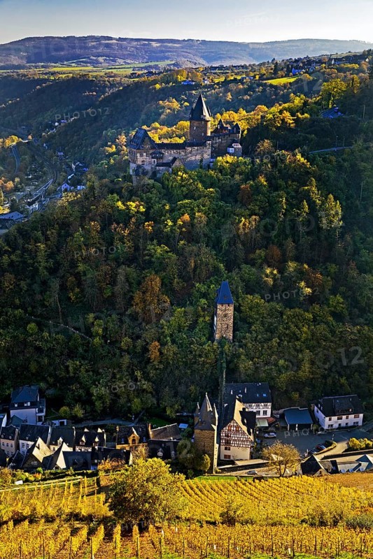 View of Bacharach with Stahleck Castle, the Liebesturm and the Steeger Tor, Upper Middle Rhine Valley in autumn, Rhineland-Palatinate, Germany, Europe