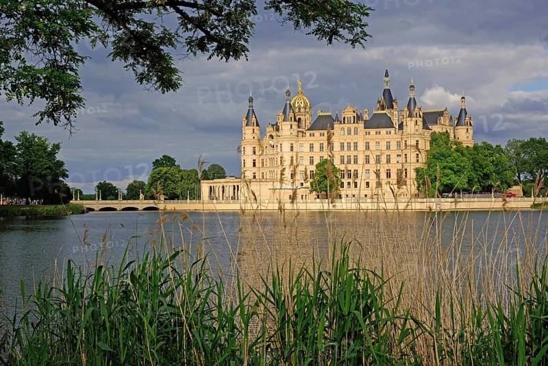 Europe, Germany, Mecklenburg-Western Pomerania, Schwerin, Schwerin Castle, built from 1845 to 1857 in the style of romantic historicism, today the seat of the state parliament, Schwerin Lake, Schwerin, Mecklenburg-Western Pomerania, Germany, Europe