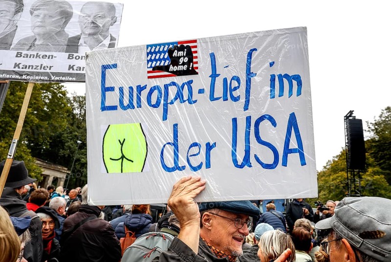 Placard at the demonstration of the alliance Never again war, 03.10.2024. The participants are against the stationing of US missiles in Germany, against the war in Ukraine and against German arms deliveries to Ukraine and Israel, Berlin, Berlin, Germany, Europe