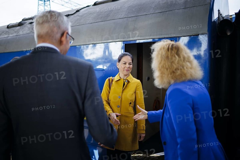Annalena Bärbock (Alliance 90/The Greens), Federal Foreign Minister, gets off a train at Kyiv Central Station that brought her from Poland to Kyiv. Kyiv, 21.05.2024. Photographed on behalf of the Federal Foreign Office