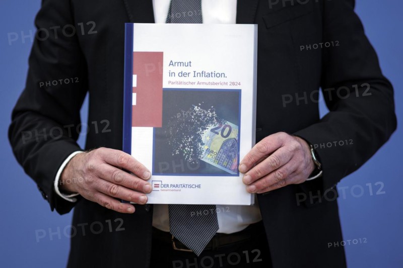 Ulrich Schneider, Managing Director of Der Paritätische Gesamtverband, at a press conference on the topic of poverty in inflation: Paritätischer presents report on poverty trends in Germany at the Federal Press Conference. Berlin, 26 March 2024