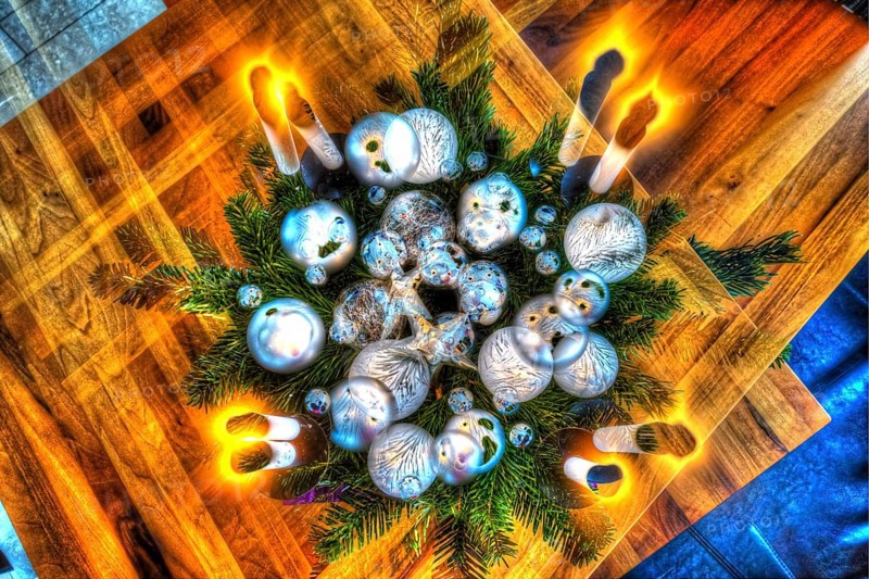 Advent wreath, candles, fir branches, Christmas arrangement, Christmas motif, Christmas, Christmas, Christmas festival, Advent season, Christmas baubles, Christmas decorations, stars, Advent season, artistic photography, alienation, Christmas card motif, creative photography, studio, Germany, Europe