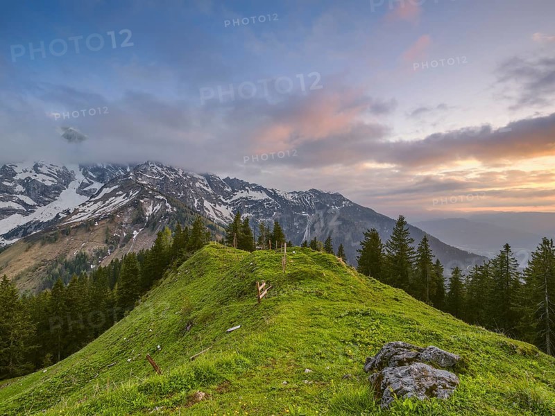 View of the Hohe Göll from the Ahornbüchsenkopf, sunset, mountains in the fog, snow-covered mountains, Roßfeld Panoramastraße, Roßfeld, Berchtesgaden, Bavaria, Germany, Europe