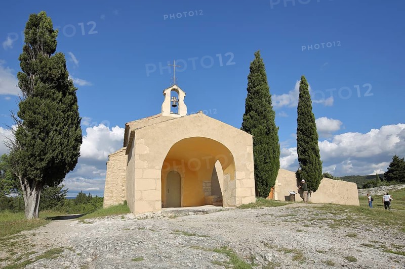 Chapelle Saint-Sixte, chapel with cypresses and tower, Eygalières, Alpilles, Alpilles, Bouches-du-Rhône, Provence, France, Europe
