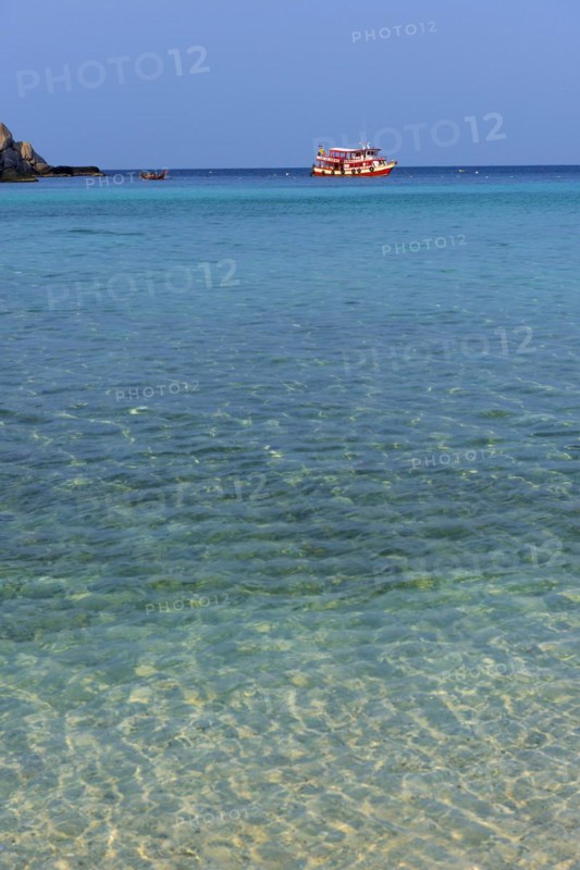 Bathing bay with turquoise water and tourist boat on the holiday island Nang Yuan Island, island, tropical, tropics, holiday paradise, landscape, bathing holiday, bathing beach, dream holiday, exotic, coastal landscape, asian, natural landscape, natural paradise, beautiful, natural, paradise, seascape, summer, nice weather, climate, nature, coastline, ocean, sea, water, turquoise, beach holiday, panorama, snorkelling, paradisiacal, overview, beach, bay, Koh Tao, Thailand, Asia