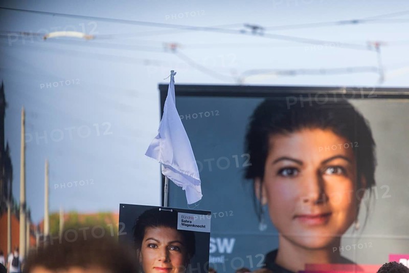 Election campaign event of the Sahra Wagenknecht BSW alliance, on Dresden's Schlossplatz, State election campaign in Saxony, Dresden, Saxony, Germany, Europe