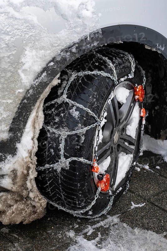 Car snow chains