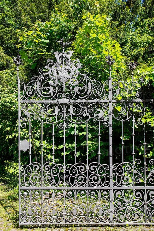 Coat of arms, fence, decorated, Varbüler Castle, Hemmingen Castle, former seat of the barons of Varnbüler, main building today town hall, neo-Gothic, historical buildings, architecture, Hemmingen, Ludwigsburg district, Baden-Württemberg, Germany, Europe