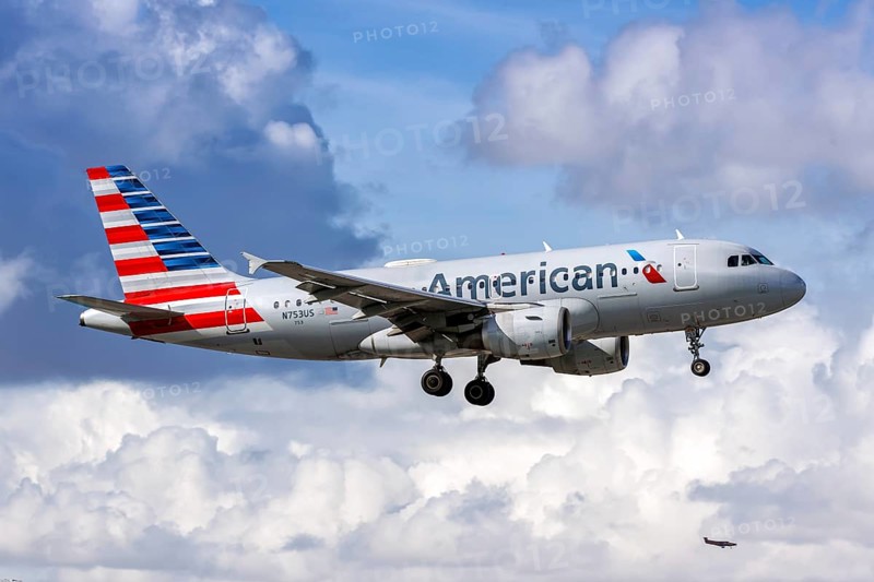 An American Airlines Airbus A319 aircraft with the registration number N753US at Miami Airport, USA, North America