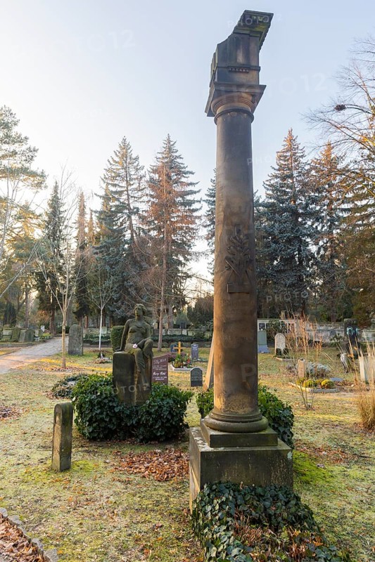 The Trinitatisfriedhof cemetery in Dresden's Johannstadt district is one of the city's burial grounds originally laid out as an epidemic cemetery alongside the Eliasfriedhof cemetery. Due to its artistic design, it is one of the most important cemeteries in Dresden in terms of urban history and cultural history and is the fifth largest cemetery in the city. Grave of Ernst Herrmann, senior architect and professor at the Academy of Fine Arts, Dresden, Saxony, Germany, Europe