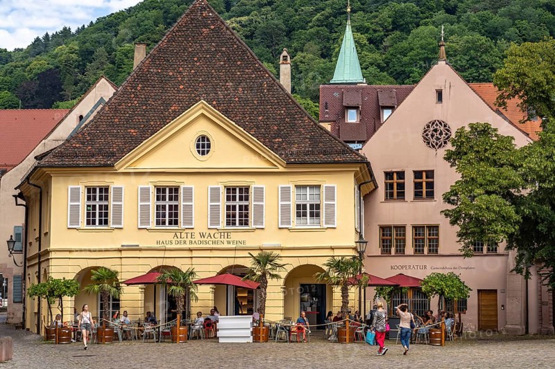 Alte Wache with the Haus der Badischen Weine on Münsterplatz, Freiburg im Breisgau, Black Forest, Baden-Württemberg, Germany, Europe