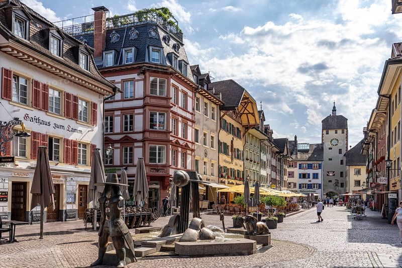 Pedestrian zone Kaiserstrasse with Schäferbrunnen fountain in Waldshut-Tiengen, Baden-Württemberg, Germany, Europe