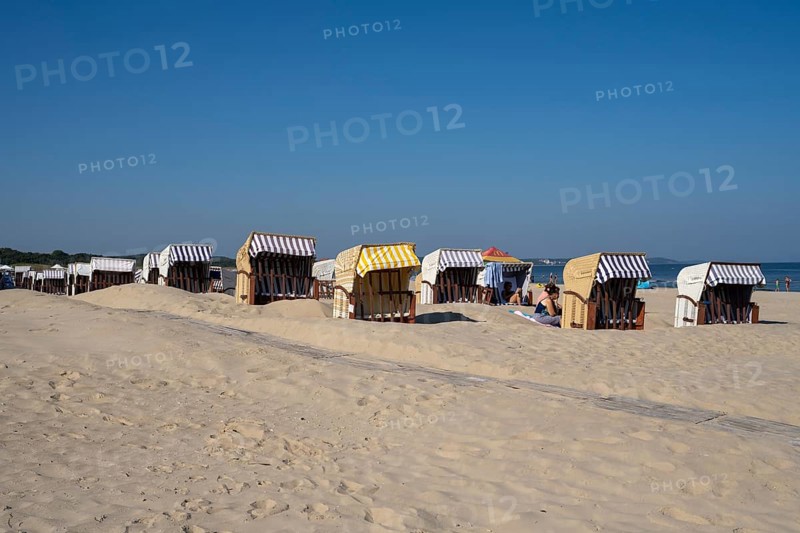 Beach chairs and tourists on the sandy beach, Swinemünde, Usedom Island, Baltic Sea, Poland, Europe