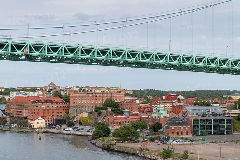 Alvsborgsbron bridge leading to the island of Hesingen (Hisingen), Gothenburg, Sweden, Europe
