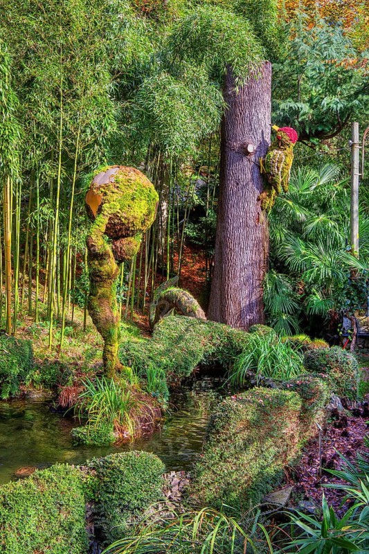 Moss sculptures on the Gilf promenade in the spa area, Merano, Burggrafenamt, Adige Valley, South Tyrol, Italy, Europe
