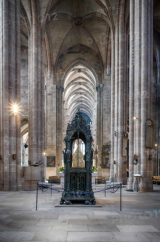 Interior view of St Sebald's tomb by Peter Vischer, nave, St Sebald, St Sebald's Church, Nuremberg, Franconia, Bavaria, Germany, Europe