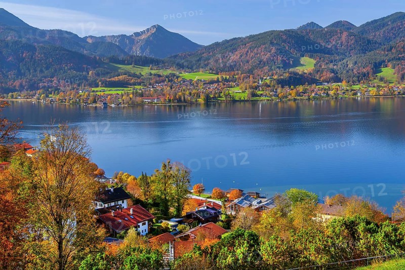 Panorama of town and lake with view to the lakeshore of Bad Wiessee in autumn, town Tegernsee, Tegernsee, Tegernsee valley, Mangfall mountains, Bavarian Alps, Upper Bavaria, Bavaria, Germany, Europe