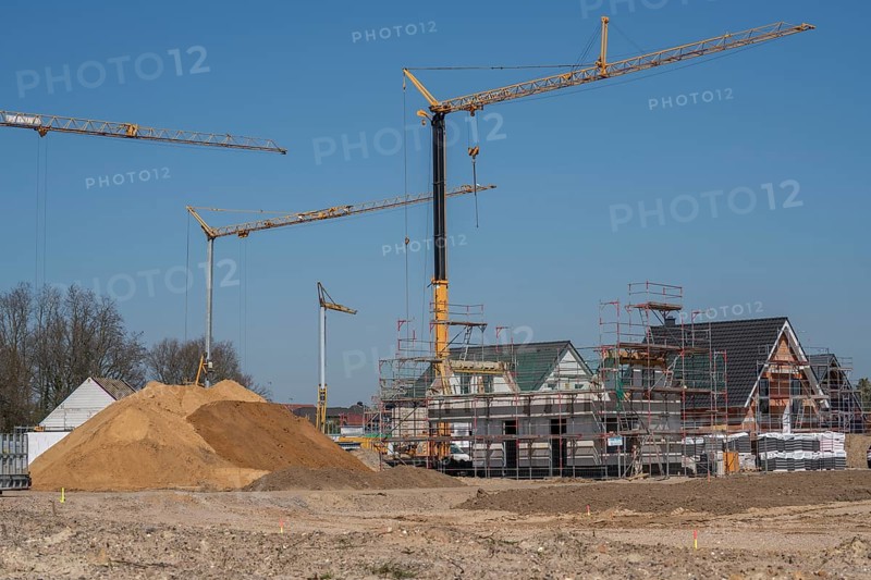 New development area, Am Schwan, in Wesel, where 70 detached and semi-detached houses are being built, Lower Rhine, Germany, Europe