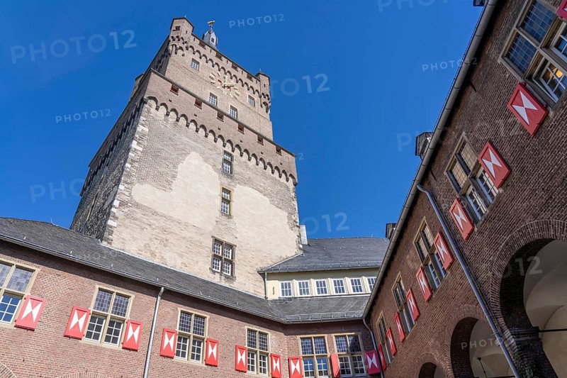 The Schwanenburg in Kleve, swan tower, museum and seat of the district and regional court of Kleve, North Rhine-Westphalia, Germany, Europe