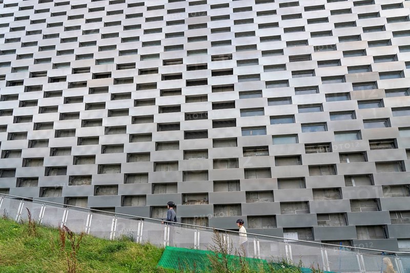 CopenHill, waste incineration plant and artificial ski slope, skiing with a view of the ski lift, 90 metres high and 400 metres long slope on artificial turf, Copenhagen, Denmark, Europe