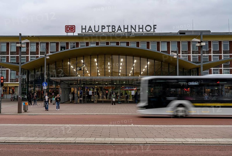 Bochum central station, station concourse, local bus, public transport connection, North Rhine-Westphalia, Germany, Europe