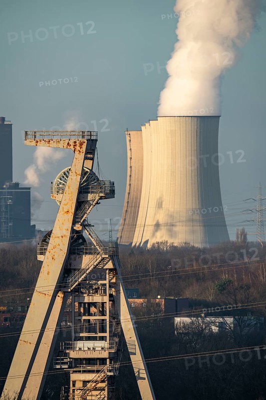 UNIPER coal-fired power plant Gelsenkirchen-Scholven, power plant units and cooling towers, headframe of the former Hugo coal mine, shaft 2, North Rhine-Westphalia, Germany, Europe