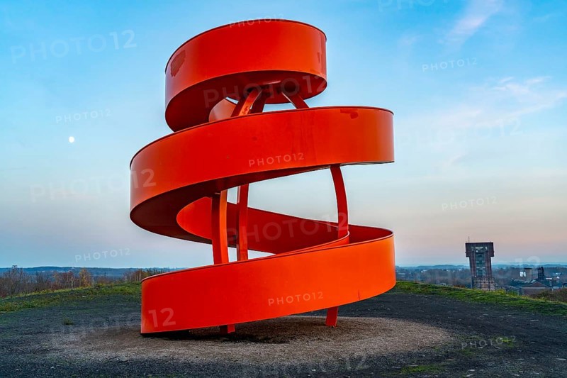 Sculpture Haldenzeichen, observation tower, Humbert spoil tip, part of the Lippepark in Hamm, 5 spoil tips were connected to form a kind of leisure landscape area, disused eastern mine, Hamm, North Rhine-Westphalia, Germany, Europe