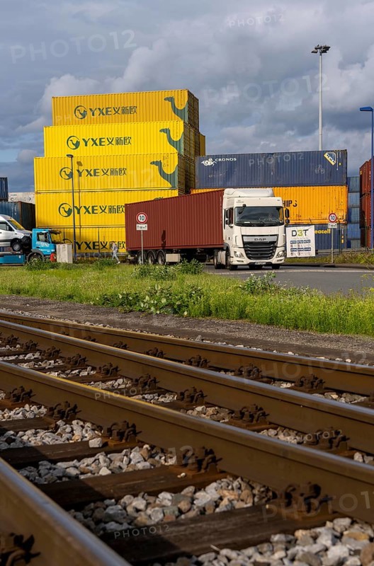 Container of the Chinese goods train operator YXE from Yiwu, China, part of the Silk Road route from China to Germany, in the port of Duisburg, Logport, Duisburg-Rheinhausen, North Rhine-Westphalia, Germany, Europe