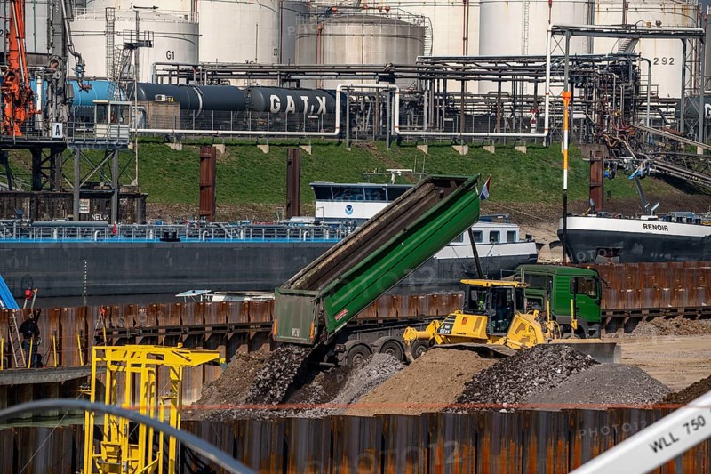 Duisport, Ruhrort harbour, coal island, conversion of the old port area into Europe's largest trimodal inland container terminal, land reclamation work, TanQuid tank farm, Duisburg, North Rhine-Westphalia, Germany, Europe