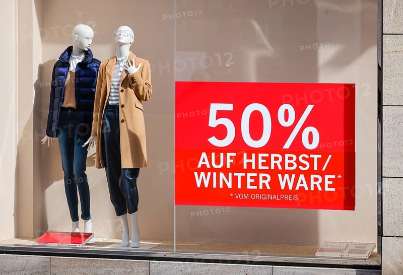 Essen, North Rhine-Westphalia, Germany - Discount battle in the corona crisis, Retail sales in times of the corona pandemic during the second lockdown, Shops in North Rhine-Westphalia are partially open under certain conditions, Click & Meet, Register online and arrange a shopping appointment, Poster in the shop window, Reduced, 50 per cent discount