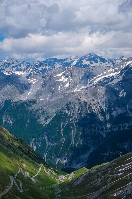 Stilfserjoch, Vinchgau, South Tyrol, Italy, mountain landscape on the Ortler, Italian Alps, snowy landscape on the Stilfser Joch pass road The Ortler Alps in Vinschgau with their almost 100 glaciers are a mountain massif about 50 kilometres long and 40 kilometres wide, Europe