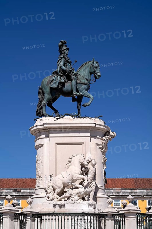 Equestrian statue of King Joseph I. Praça Square, Praca do Comercio, Baixa, Lisbon, Portugal, Europe