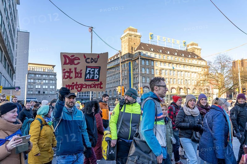Demonstration of more than 14000 people against the AfD and the Merz-CDU and their asylum policy, after a rally the demonstrators marched peacefully for hours through the city centre of Essen, North Rhine-Westphalia, Germany, Europe
