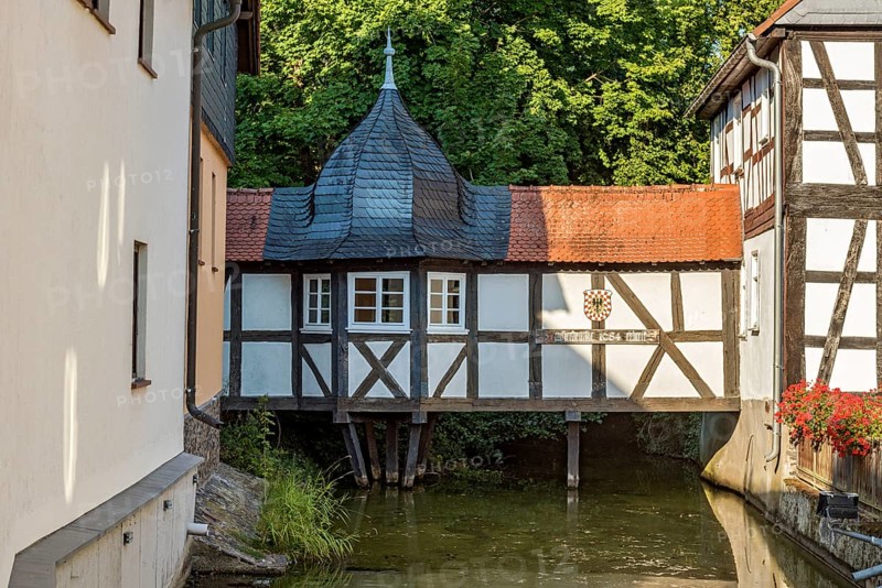 Bridge of Sighs, bridge on wooden piles, closed passage with roof and baroque pavilion, half-timbered building, cultural asset under UNESCO World Heritage protection, Mühlbach, Little Venice, Staden, Florstadt, Wetterau, Hesse, Germany, Europe