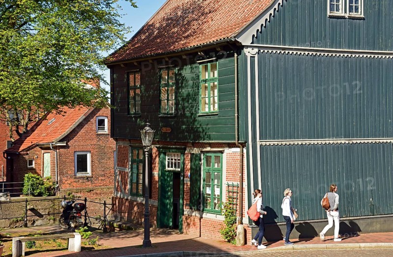 Europe, Germany, Lower Saxony, Stade, Hamburg metropolitan region, Hanseatic city, Hanseatic harbour, tree house from 1773, former harbour master's house, Hamburg, Hamburg, Federal Republic of Germany, Europe