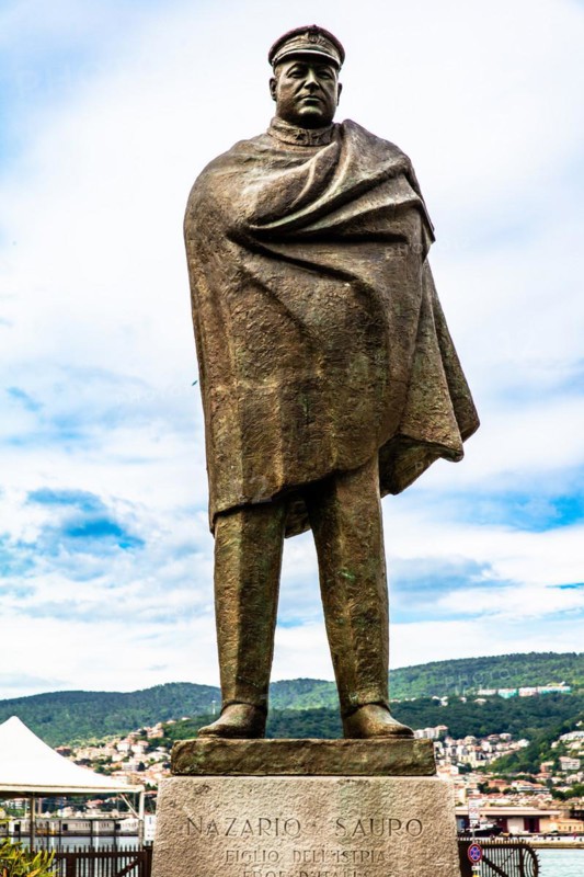Monument to the Italian hero Nazario Sauro (1880-1916), Trieste, harbour town on the Adriatic, Friuli, Italy, Trieste, Friuli, Italy, Europe