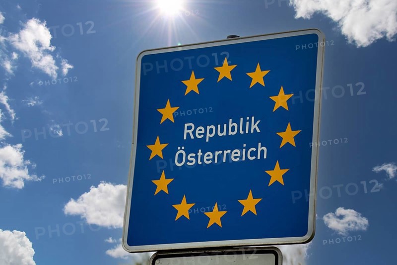 Customs sign at the external border of the Republic of Austria on the border between the Salzburger Land and Bavaria