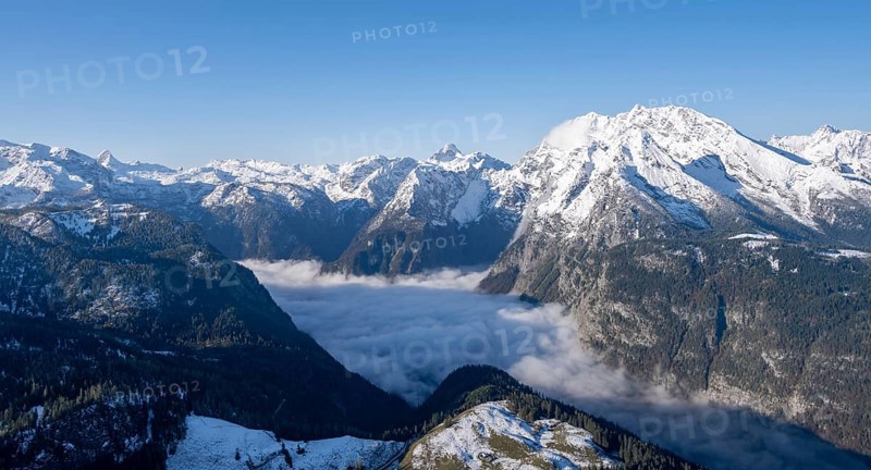 View of sea of clouds and snow-covered mountains, mountain panorama with Watzmann, from the Jenner, Berchtesgaden National Park, Berchtesgaden Alps, Schönau am Königssee, Berchtesgadener Land, Bavaria, Germany, Europe