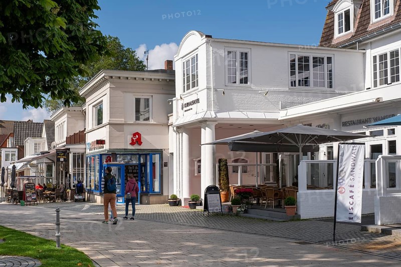 Kurhaushotel in the Königstraße pedestrian zone, Wyk, Föhr, North Sea island, North Frisia, Schleswig-Holstein, Germany, Europe