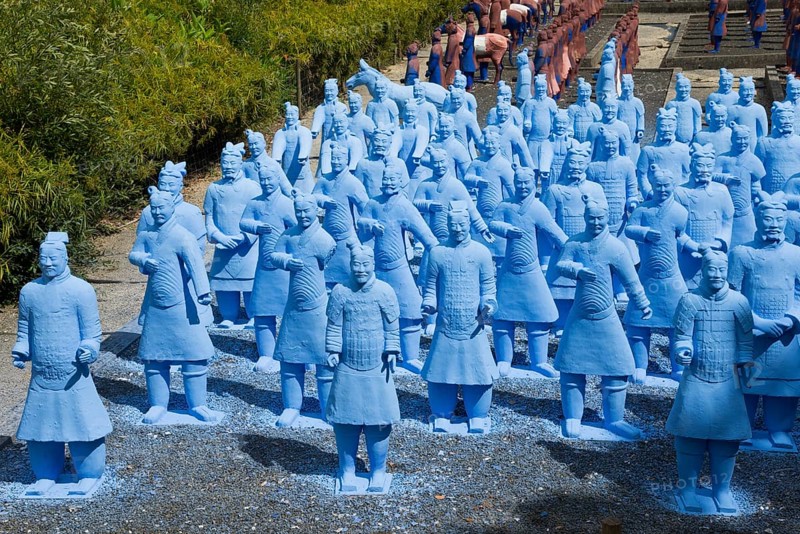 Many blue terracotta warrior statues stand on a path and appear to be in formation, Bacalhôa, Bacalhoa Buddha Eden, Quinta dos Loridos, largest oriental garden in Europe, Bombarral, Oeste, Centro, Portugal, Europe