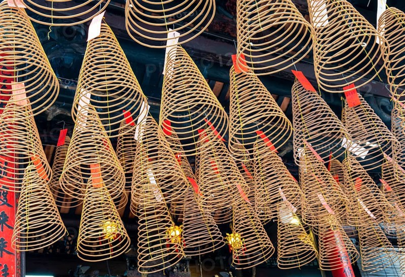 Hanging spiral incense sticks, Thien Hau Pagoda, Saigon Chinatown, Ho Chi Minh City, Vietnam, Asia