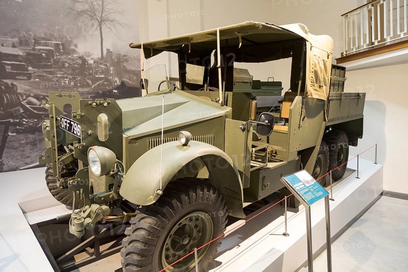 6x4 breakdown Morris commercial vehicle, REME museum, MOD Lyneham, Wiltshire, England, UK