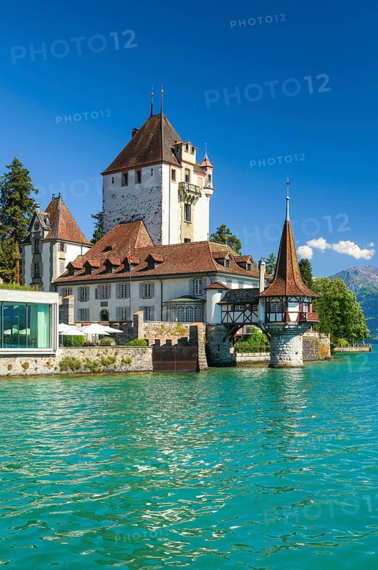 Oberhofen Castle on Lake Thun, Thun, Switzerland, Europe